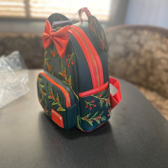 🎄 Disney Loungefly Minnie Mouse Holiday Holly Berry Mini Backpack & Wallet Set - Picture 3 of 9